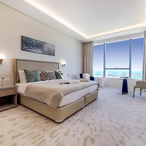 Manzil - With Aura Pool & Sea View At The Palm Tower In Palm Jumeirah Dubai